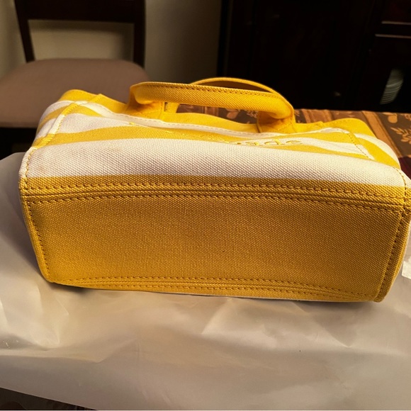 Kate Spade Yellow and Cream Striped shoulder bag new without tags - Picture 2 of 3